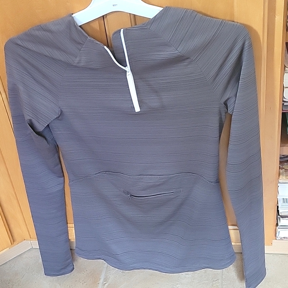 Athleta long sleeve top XXS